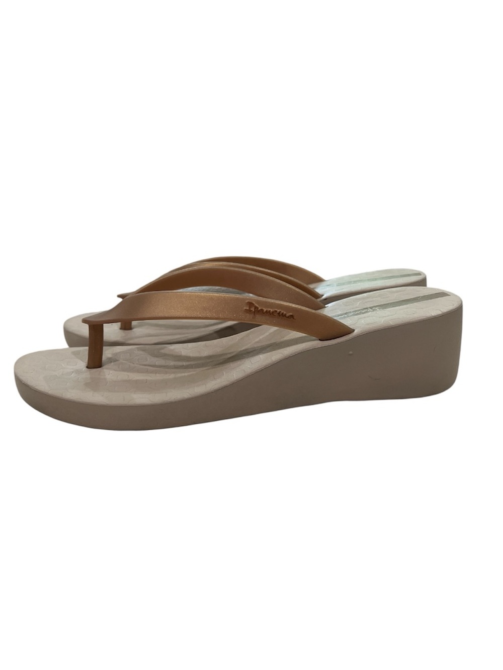 NWOB Ipanema Women’s Rose Gold Strap Flip Flop Sandals - Picture 2 of 3